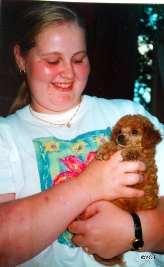 Maailman onnellisin ihminen. 1997 Ensimmäinen ihan oma koira sylissä, Roosa <3
